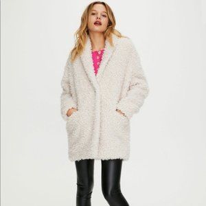AN ANTONI & ALISON LABEL IVORY TEDDY COAT